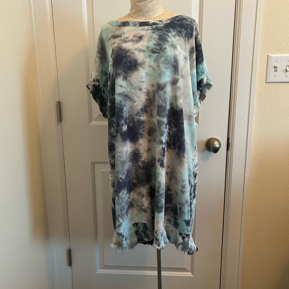 Umgee dress in blue and white tie-dyed pattern.